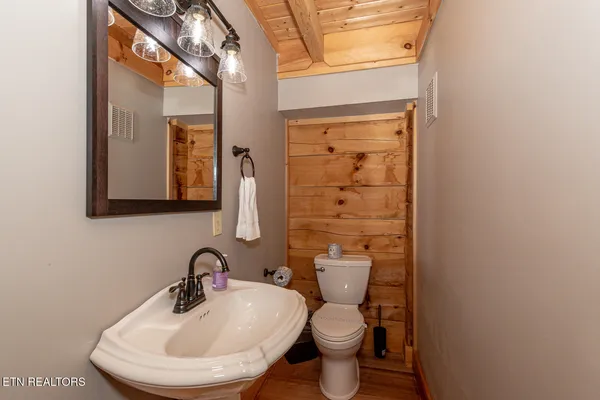 $1,299,000 | 985 Old Cades Cove Road, Townsend, TN 37882