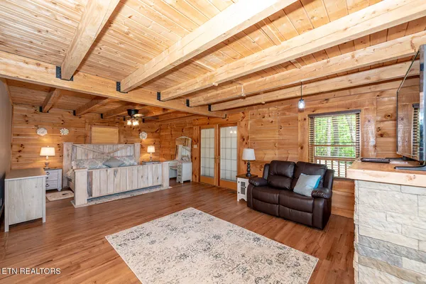 $1,299,000 | 985 Old Cades Cove Road, Townsend, TN 37882