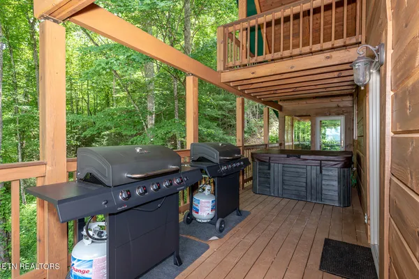 $1,299,000 | 985 Old Cades Cove Road, Townsend, TN 37882