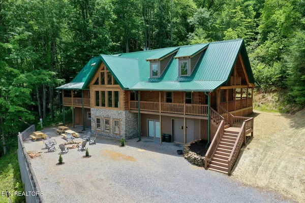 $1,299,000 | 985 Old Cades Cove Road, Townsend, TN 37882
