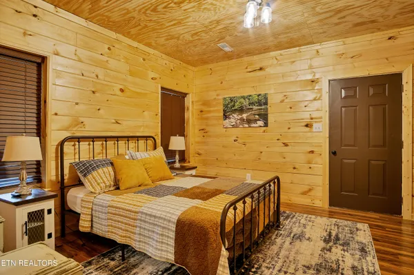 $1,299,000 | 985 Old Cades Cove Road, Townsend, TN 37882