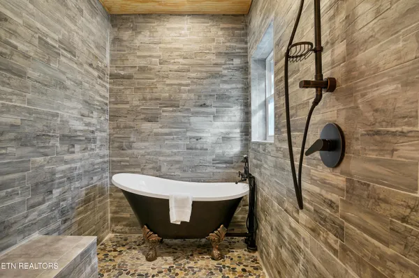 $1,299,000 | 985 Old Cades Cove Road, Townsend, TN 37882