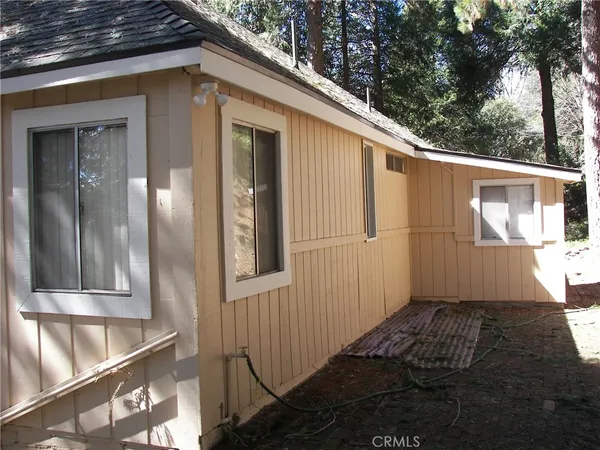 $2,300 | 21636 Sawpit Canyon Road, Cedarpines Park, CA 92322