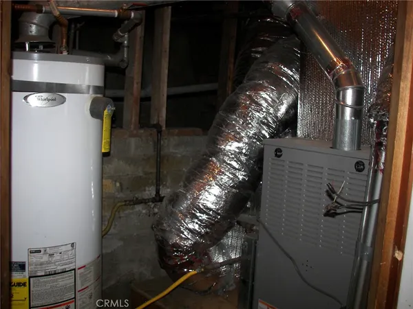 $2,300 | 21636 Sawpit Canyon Road, Cedarpines Park, CA 92322