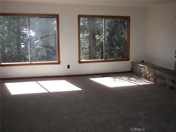 $2,300 | 21636 Sawpit Canyon Road, Cedarpines Park, CA 92322