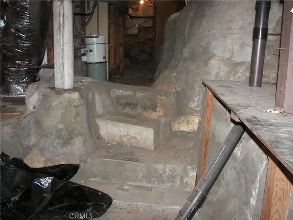 $2,300 | 21636 Sawpit Canyon Road, Cedarpines Park, CA 92322