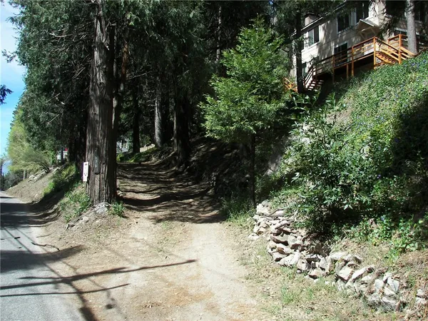 $2,300 | 21636 Sawpit Canyon Road, Cedarpines Park, CA 92322