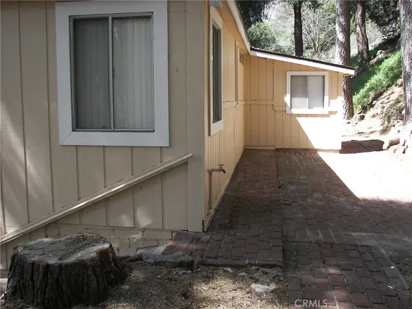 $2,300 | 21636 Sawpit Canyon Road, Cedarpines Park, CA 92322