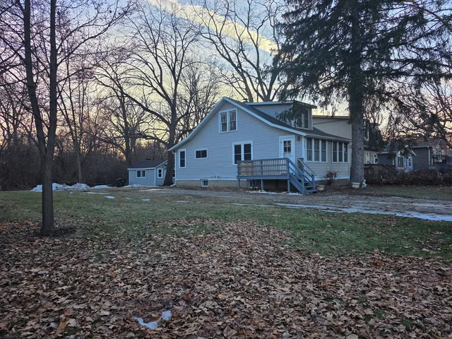 $1,950 | 117 Woodland Drive, Round Lake Beach, IL 60073