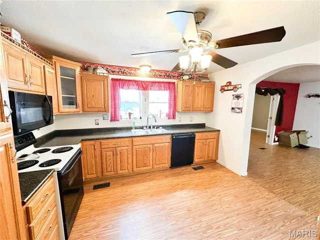 $219,900 | 604 South Elmer Street, Salem, MO 65560