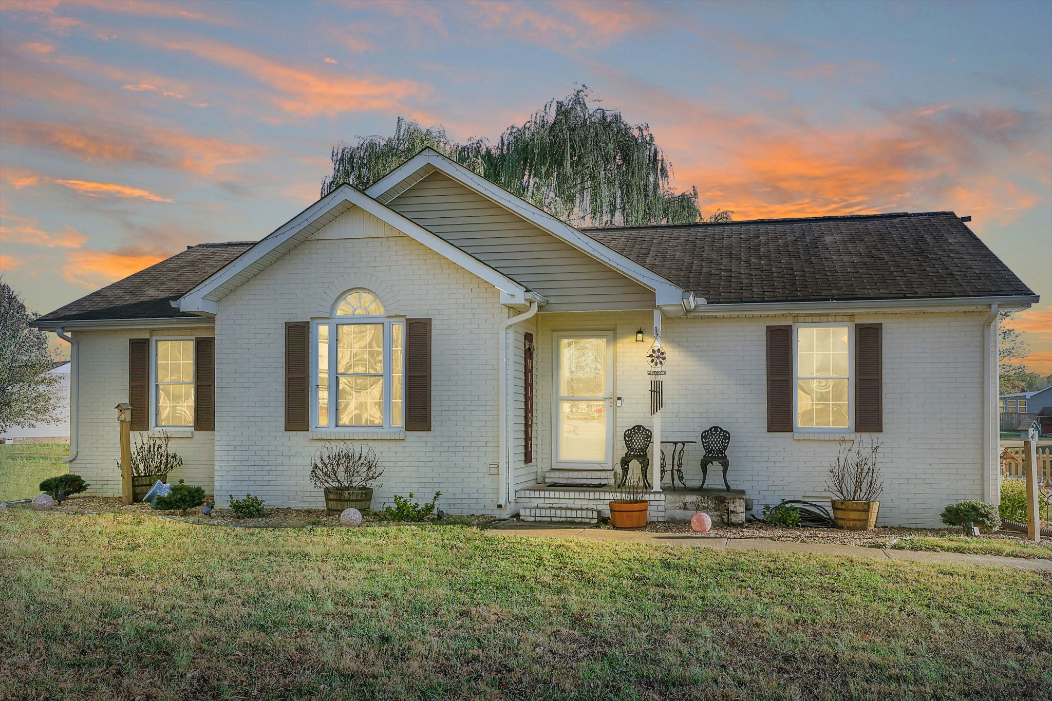 4965 Hyde Road Springfield, TN 37172 - Photo 3 of 47 a front view of a house with a yard