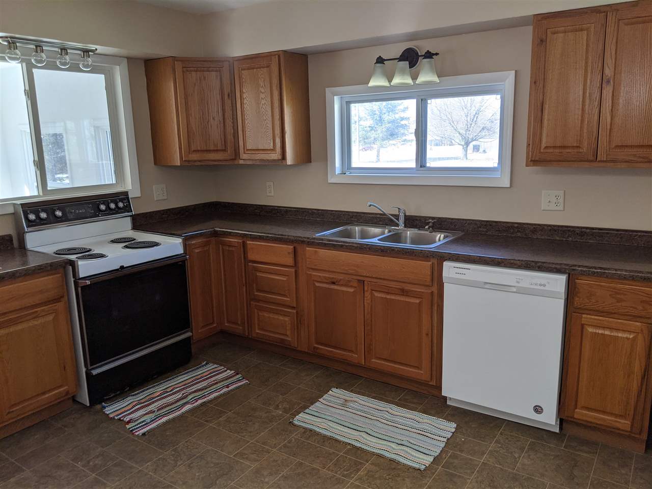 5775 Hemingway Lake Road Otter Lake, MI 48464 - Photo 9 of 45 50008866-8.JPG