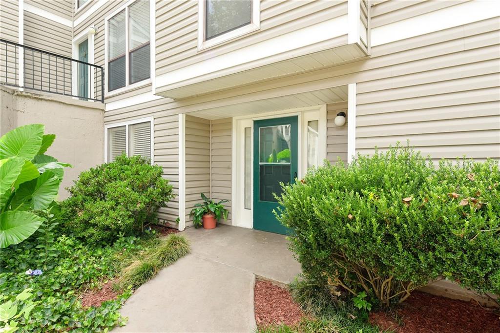 DARLING TWO BEDROOM CONDO IN EAST COBB
