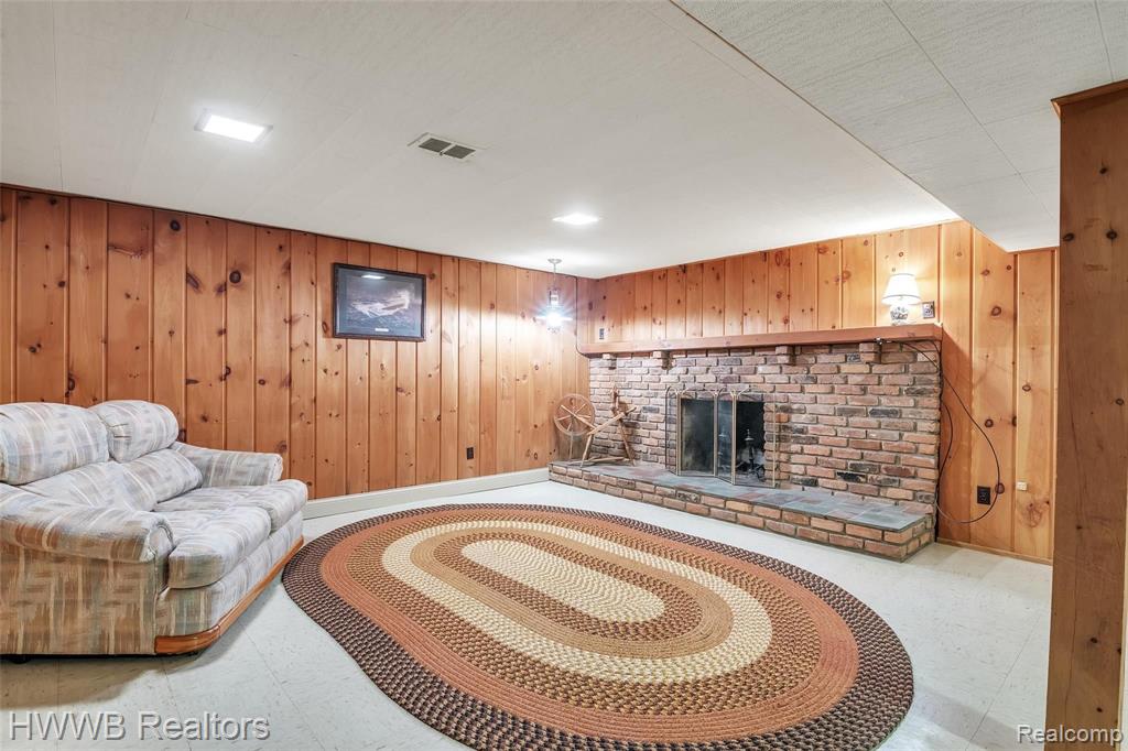 1012 Long Street Fenton, MI 48430 - Photo 33 of 51