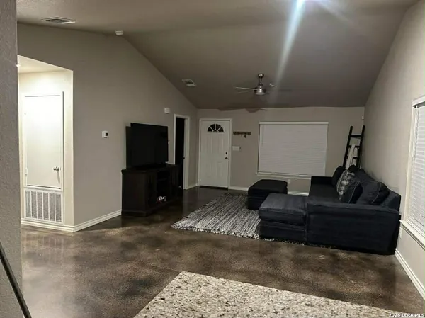 $1,850 | 247 Remington Road, Spring Branch, TX 78070