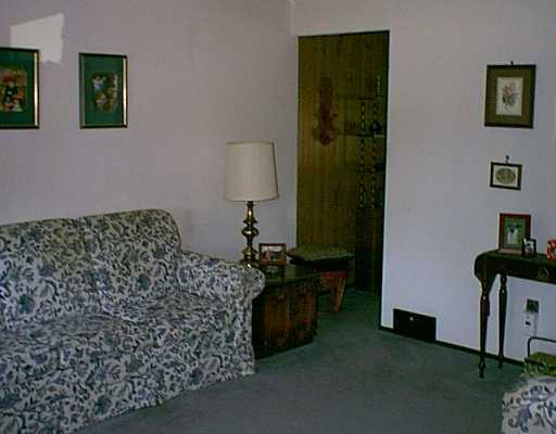 415 Olten Road Monroeville, PA 15146 - Photo 3 of 8 Gallery Image 3