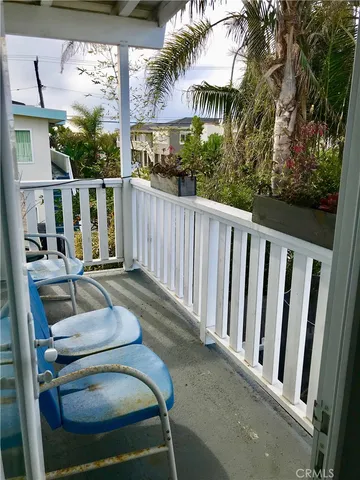 $7,700 | 334 11th Street, Manhattan Beach, CA 90266