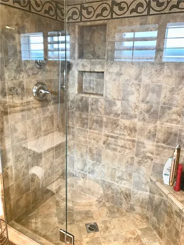 $7,700 | 334 11th Street, Manhattan Beach, CA 90266