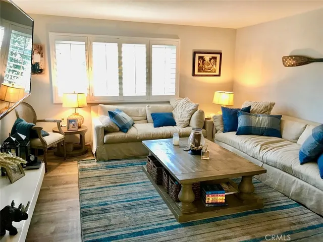 $7,700 | 334 11th Street, Manhattan Beach, CA 90266