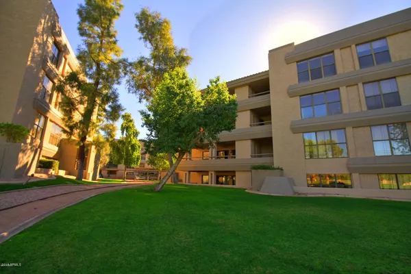 $4,000 | 5122 North 31st Way, Unit 221, Phoenix, AZ 85016