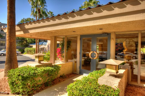 $4,000 | 5122 North 31st Way, Unit 221, Phoenix, AZ 85016