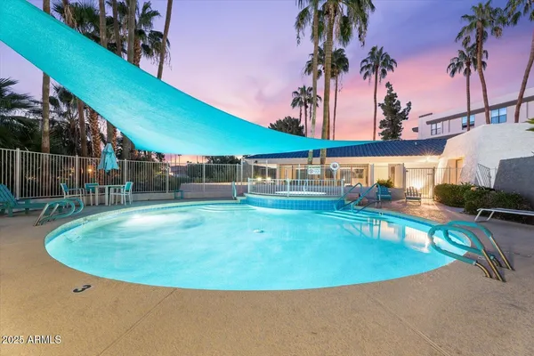 $4,000 | 5122 North 31st Way, Unit 221, Phoenix, AZ 85016