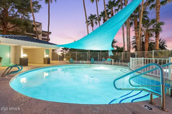 $4,000 | 5122 North 31st Way, Unit 221, Phoenix, AZ 85016