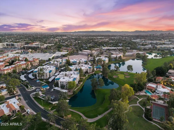 $4,000 | 5122 North 31st Way, Unit 221, Phoenix, AZ 85016