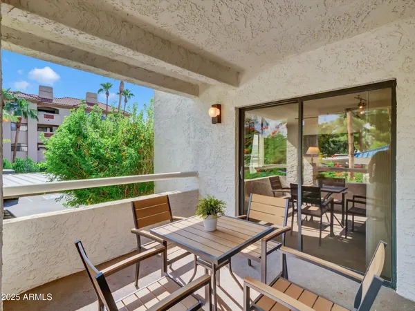 $4,000 | 5122 North 31st Way, Unit 221, Phoenix, AZ 85016