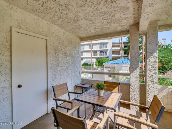 $4,000 | 5122 North 31st Way, Unit 221, Phoenix, AZ 85016