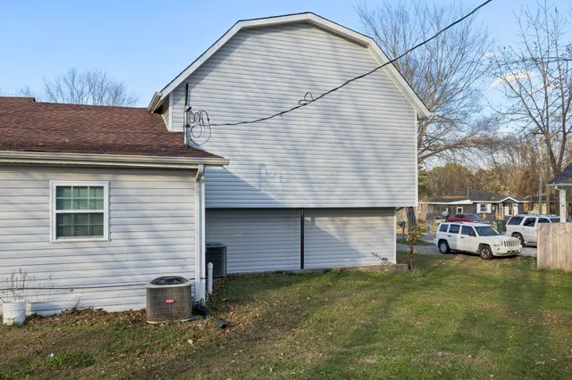 $1,450 | 801 Poplar Avenue, Unit B, Springfield, TN 37172