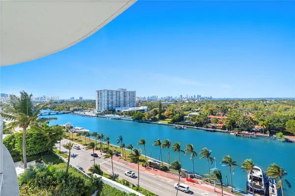 $825,000 | 4401 Collins Avenue, Unit 1017, Miami Beach, FL 33140