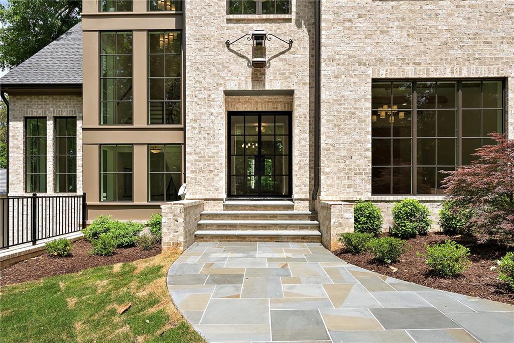 95 Blackland Road Northwest Atlanta, GA 30342 - Photo 4 of 65