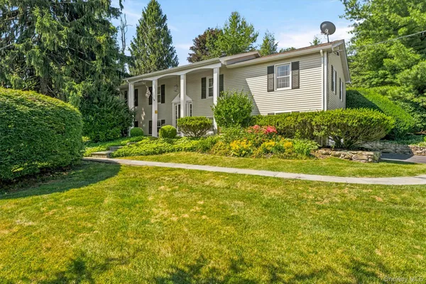 $745,000 | 431 Bonnie Court, Yorktown Heights, NY 10598
