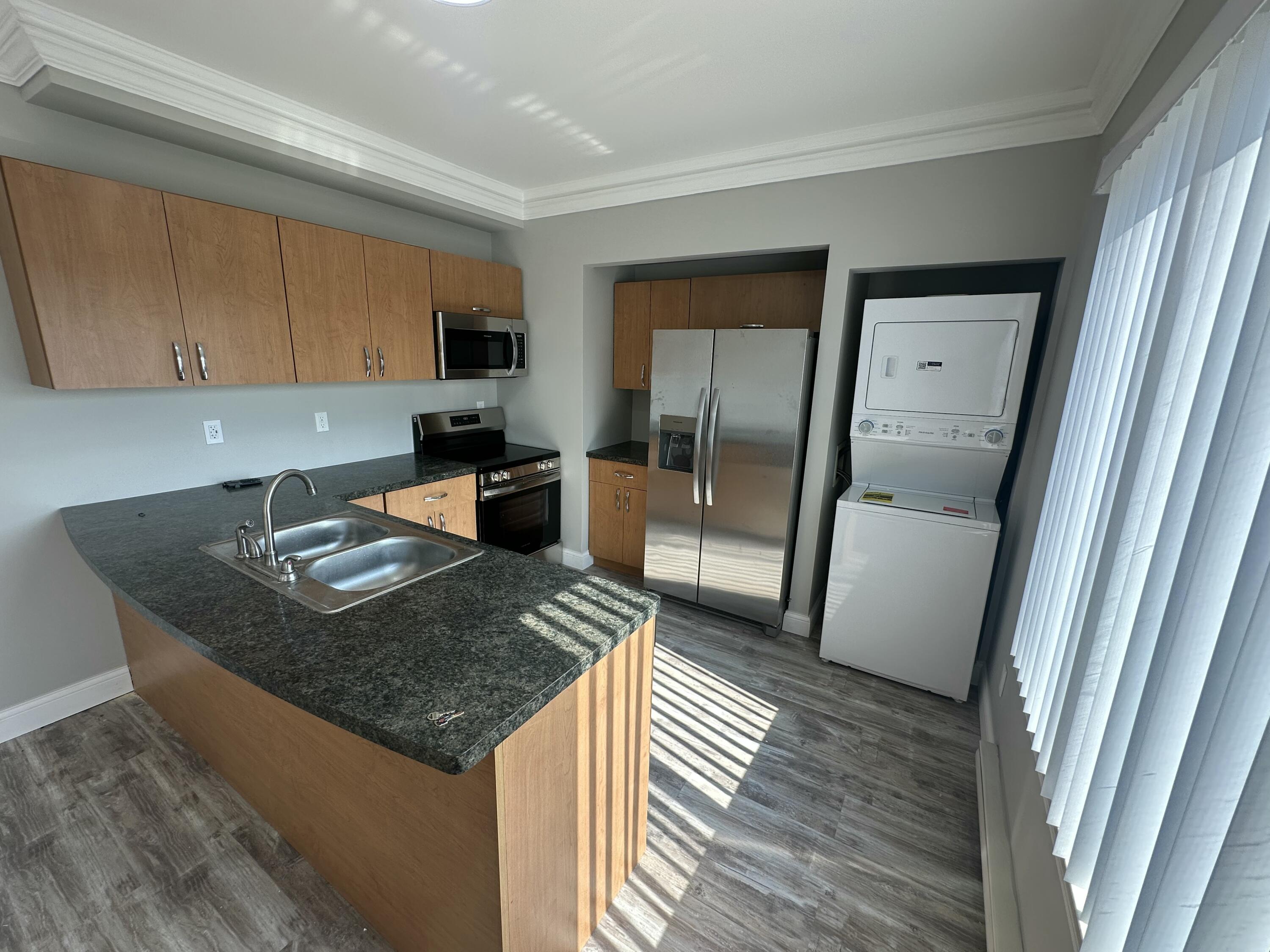 17161 Telegraph Road Detroit, MI 48219 - Photo 2 of 18 IMG_0272