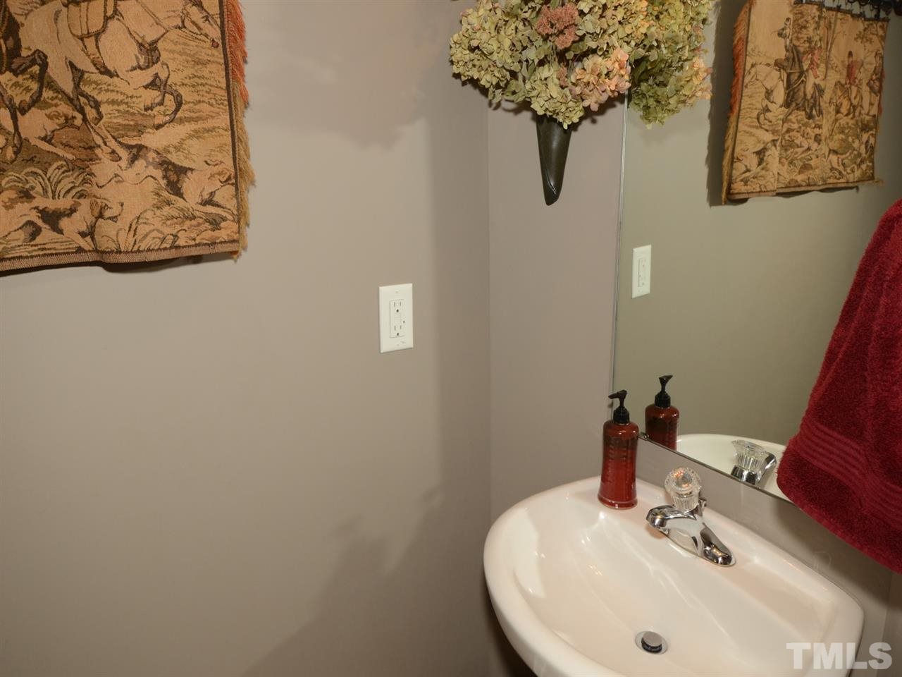 4606 Peyton Hall Way Raleigh, NC 27604 - Photo 13 of 25 Gallery Image 13