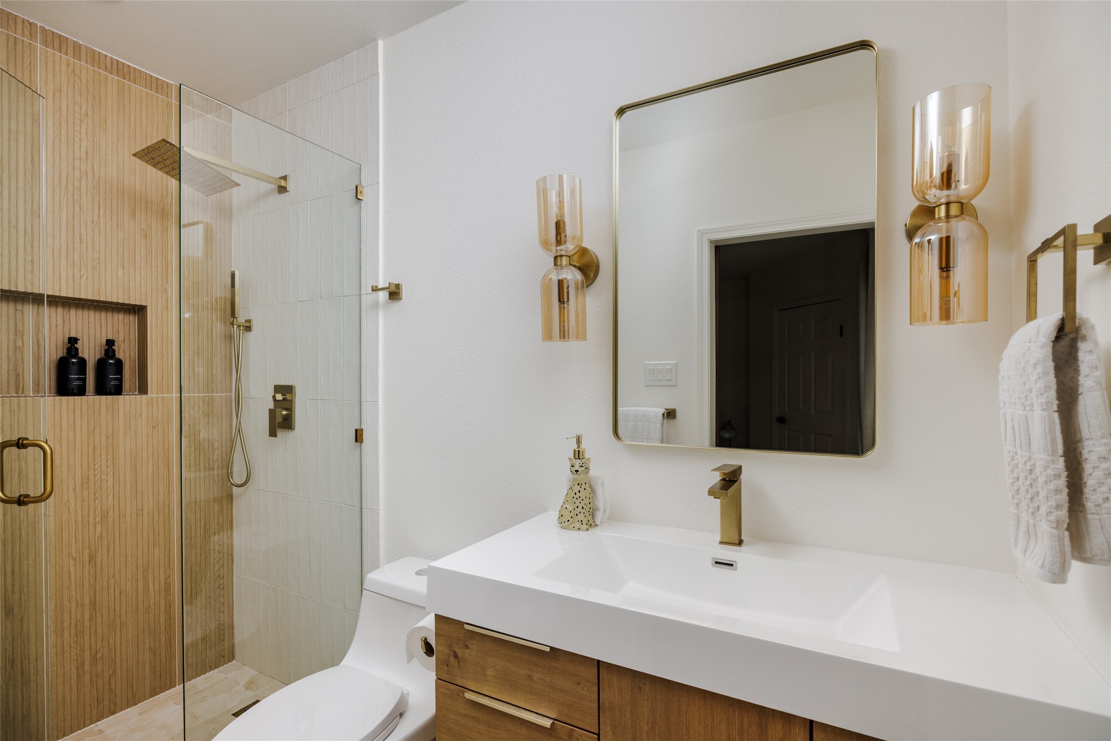 3002 Webberville Road, Unit 1 & 2 Austin, TX 78702 - Photo 31 of 34 Unit 1 (Fully Renovated Bungalow)