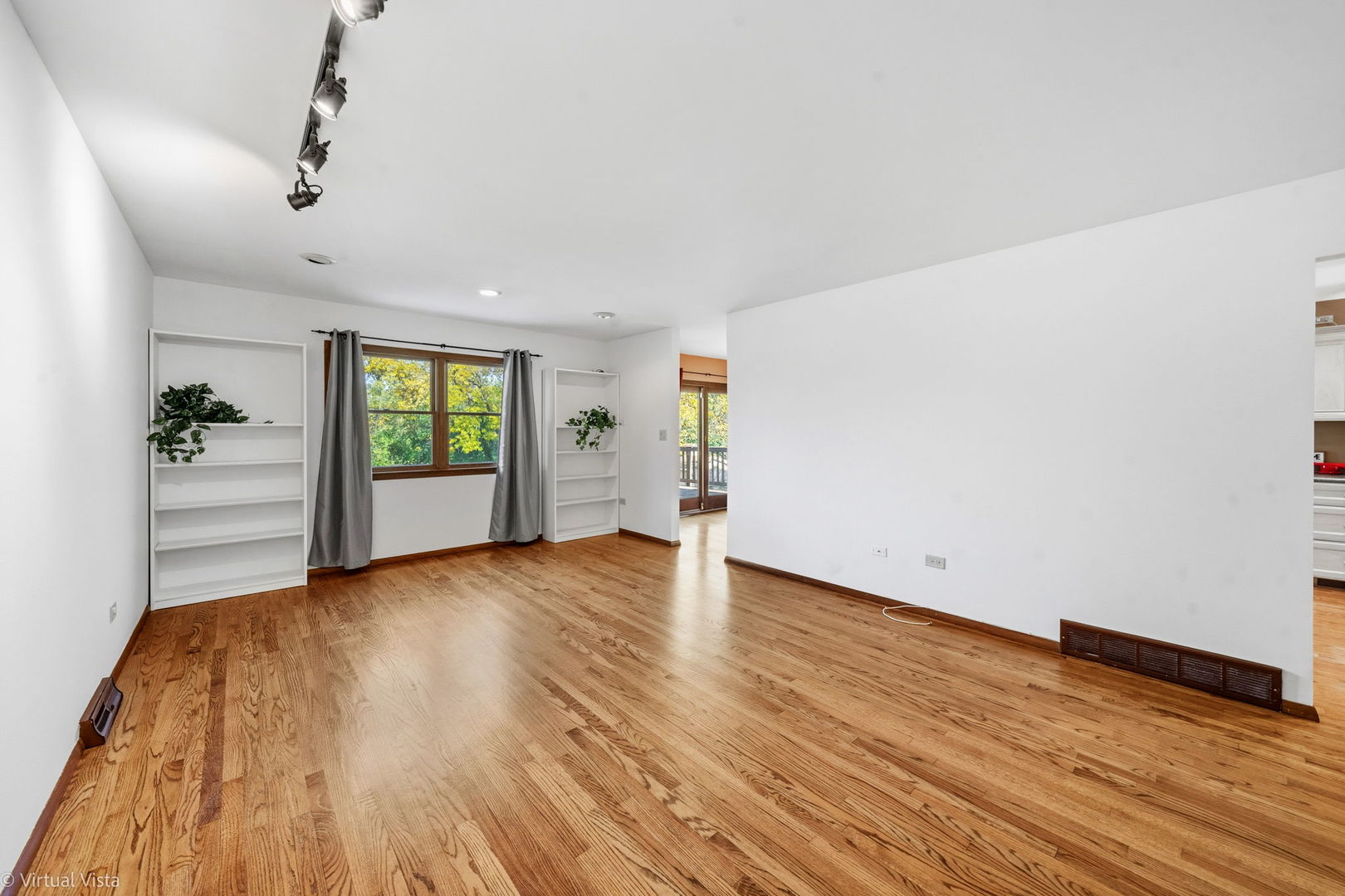 2124 Midhurst Road Downers Grove, IL 60516 - Photo 3 of 37 Gallery Image 3