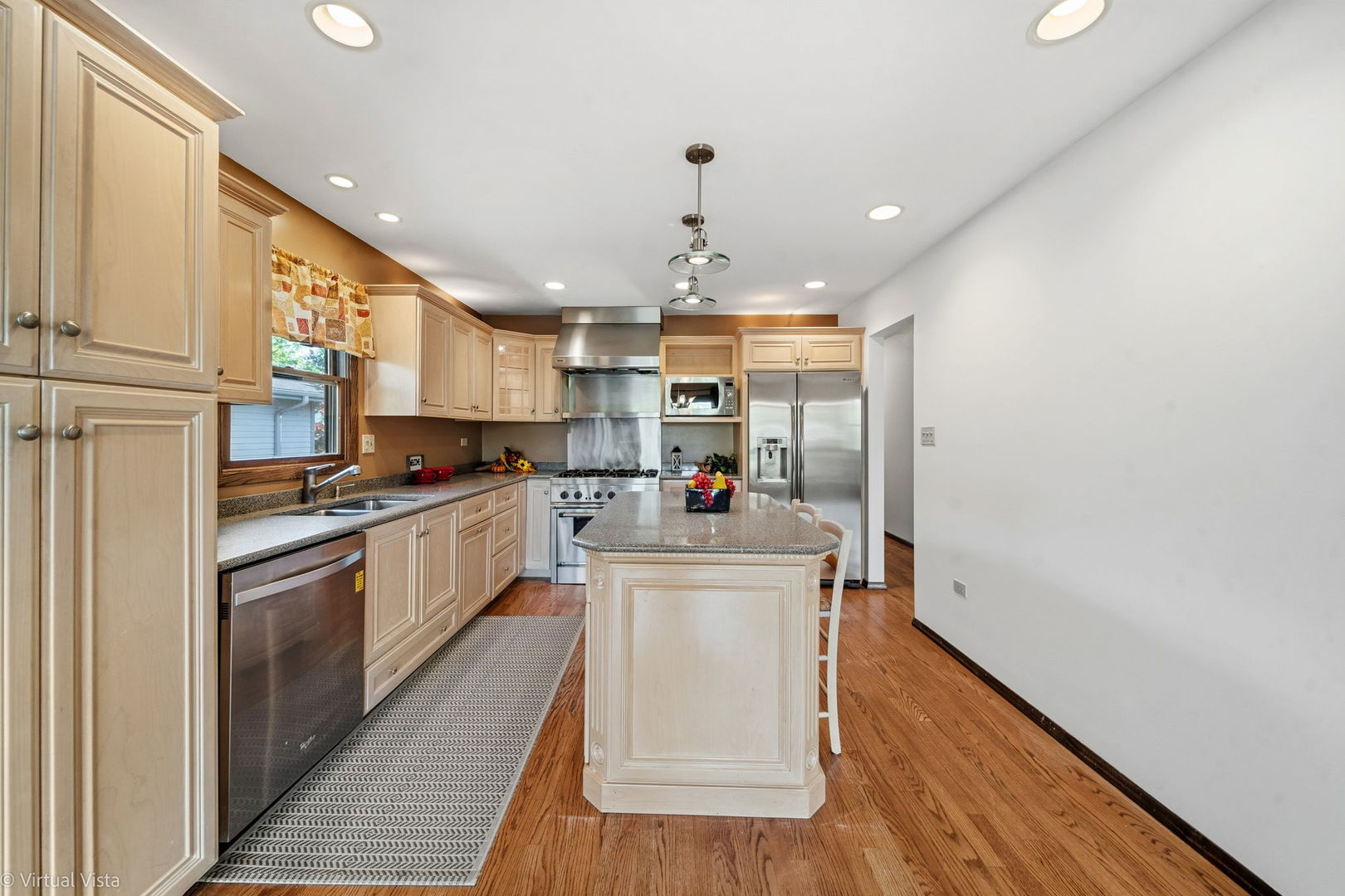 2124 Midhurst Road Downers Grove, IL 60516 - Photo 8 of 37 Gallery Image 8