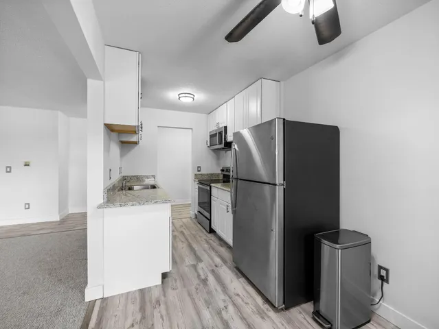 $1,300 | 4407 Wilshire Boulevard, Unit 204, Mound, MN 55364