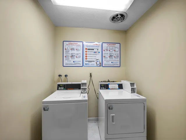 $1,300 | 4407 Wilshire Boulevard, Unit 204, Mound, MN 55364