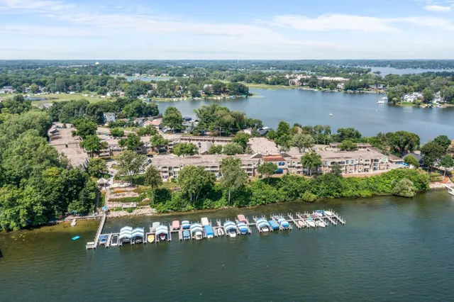 $1,300 | 4407 Wilshire Boulevard, Unit 204, Mound, MN 55364