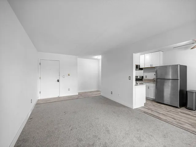 $1,300 | 4407 Wilshire Boulevard, Unit 204, Mound, MN 55364