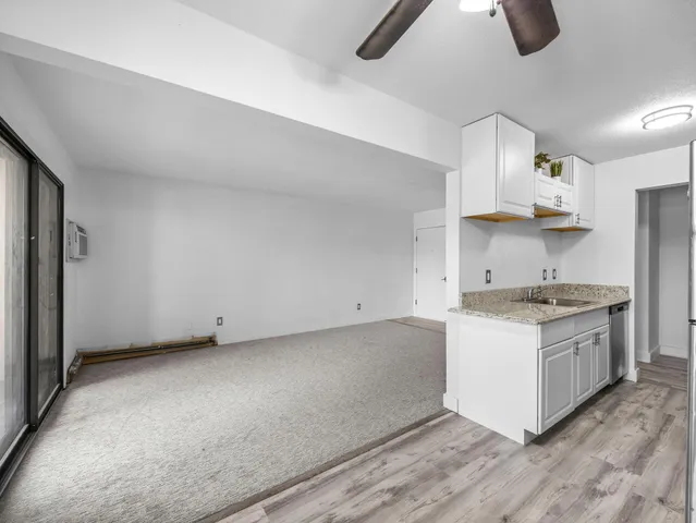 $1,300 | 4407 Wilshire Boulevard, Unit 204, Mound, MN 55364