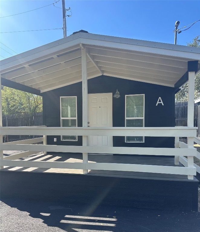 3019 East 12th Street Austin, TX 78702 - Photo 4 of 12 a view of front door