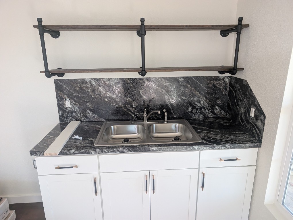 3019 East 12th Street Austin, TX 78702 - Photo 10 of 12