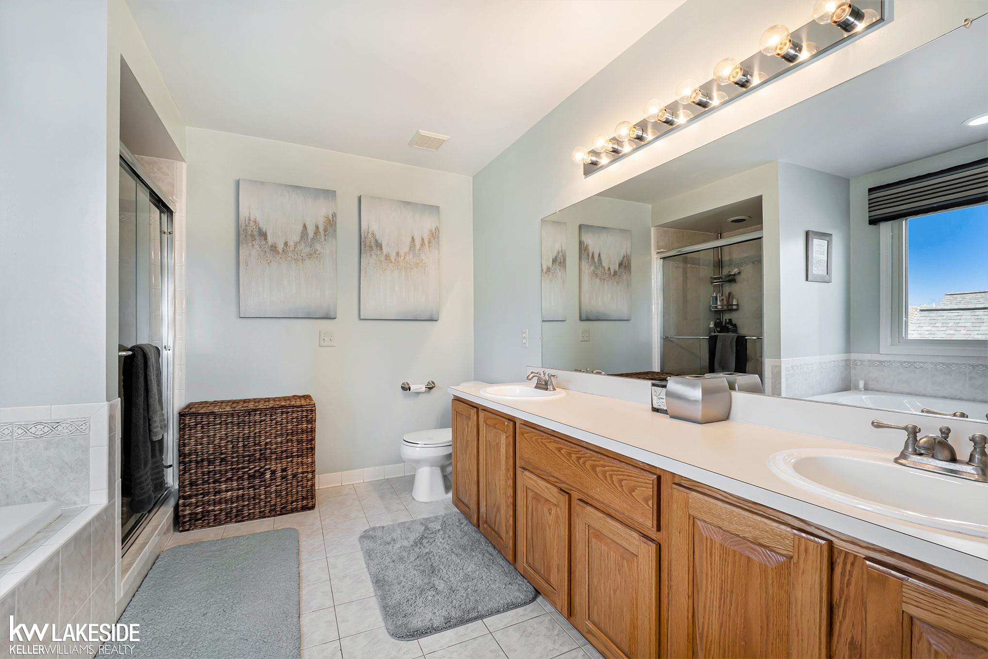 21384 Rome Drive Macomb, MI 48044 - Photo 26 of 36 50096654-25.JPG