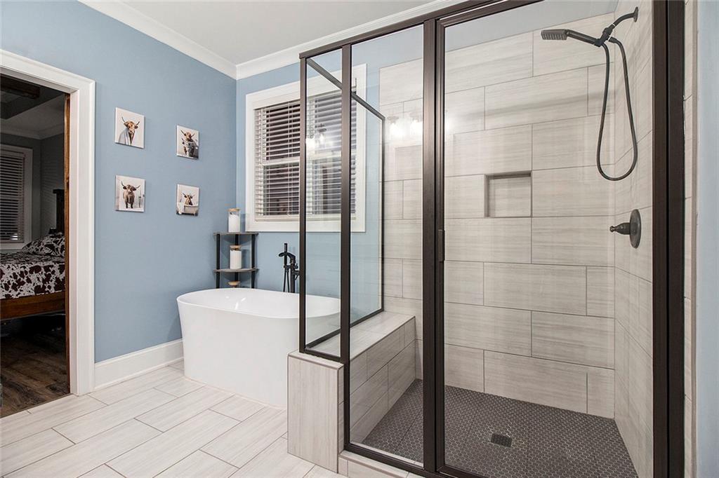 17 Wendover Drive Cartersville, GA 30120 - Photo 19 of 32 a bathroom with a shower and a sink