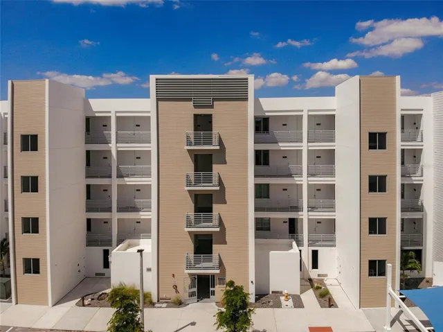 $689,000 | 1709 North Tamiami Trail, Unit 318, Sarasota, FL 34234