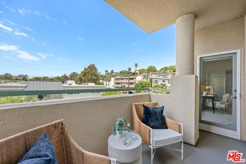 $789,000 | 10790 Rose Avenue, Unit 310, Los Angeles, CA 90034